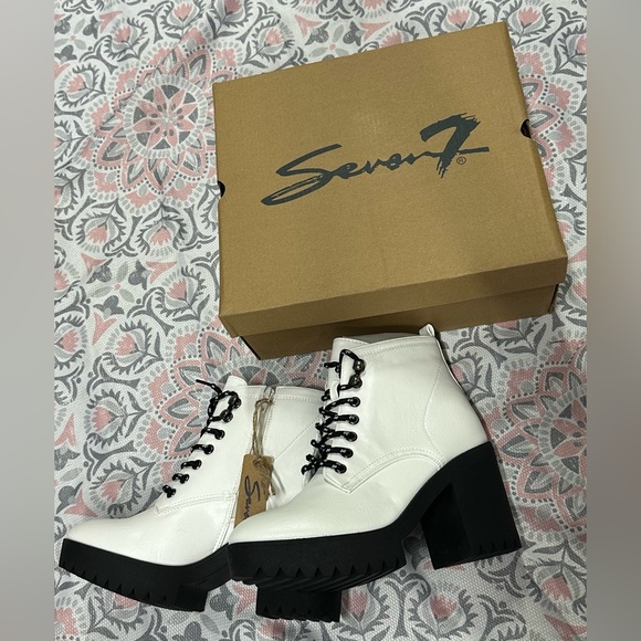 ‼️SEVEN 7 Women’s Boots size 8 NWT & Box - Picture 8 of 9